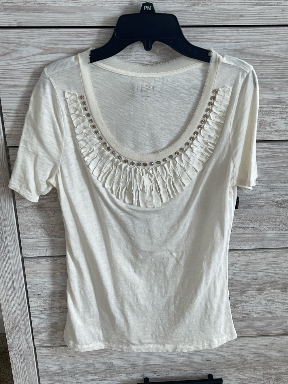 Ann Taylor LOFT cream ivory top size Medium detail around neck crystal holiday!